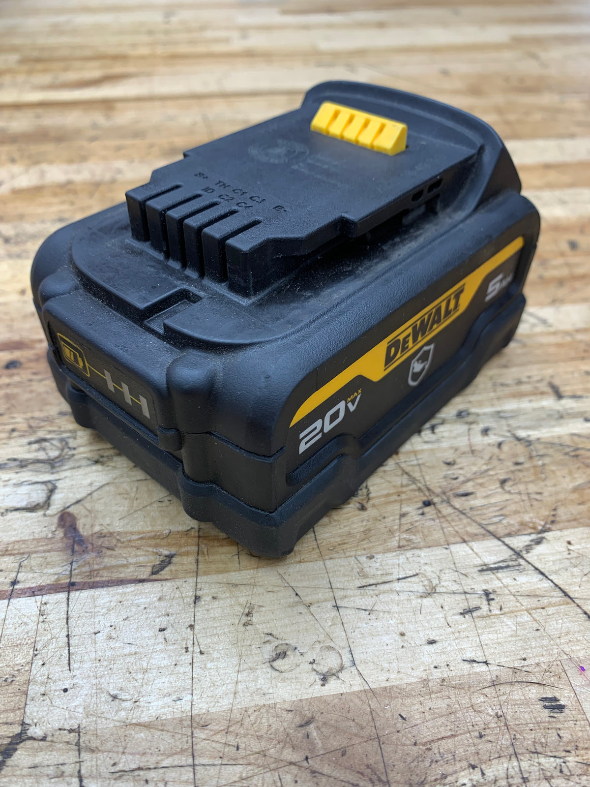 Dewalt 20V Oil Resistant 5aH Battery Pack DCB205G