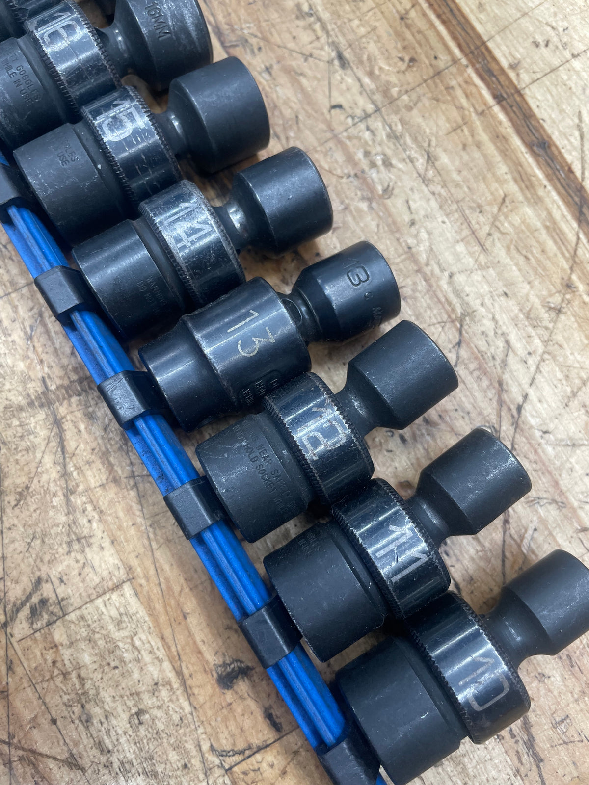 Matco 3/8" Metric Swivel Universal Socket Set 10pc 10-19mm SBUPM106V