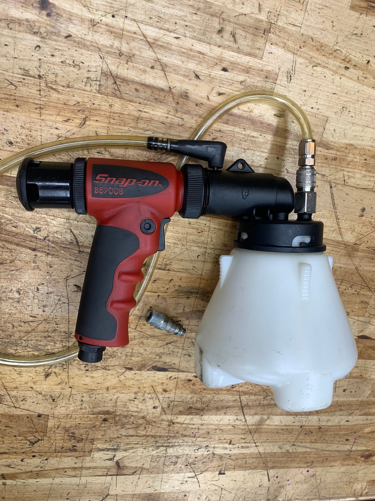 Snap On Pneumatic Vacuum Brake Bleeder BB9008