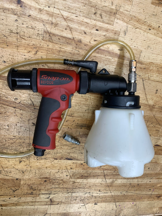 Snap On Pneumatic Vacuum Brake Bleeder BB9008