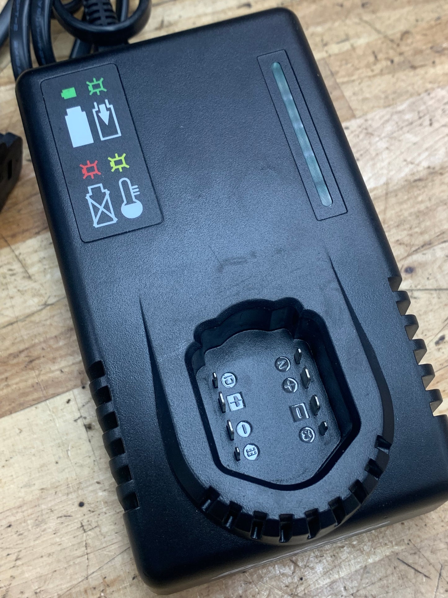 Snap On 14.4v Battery Charger CTC772A