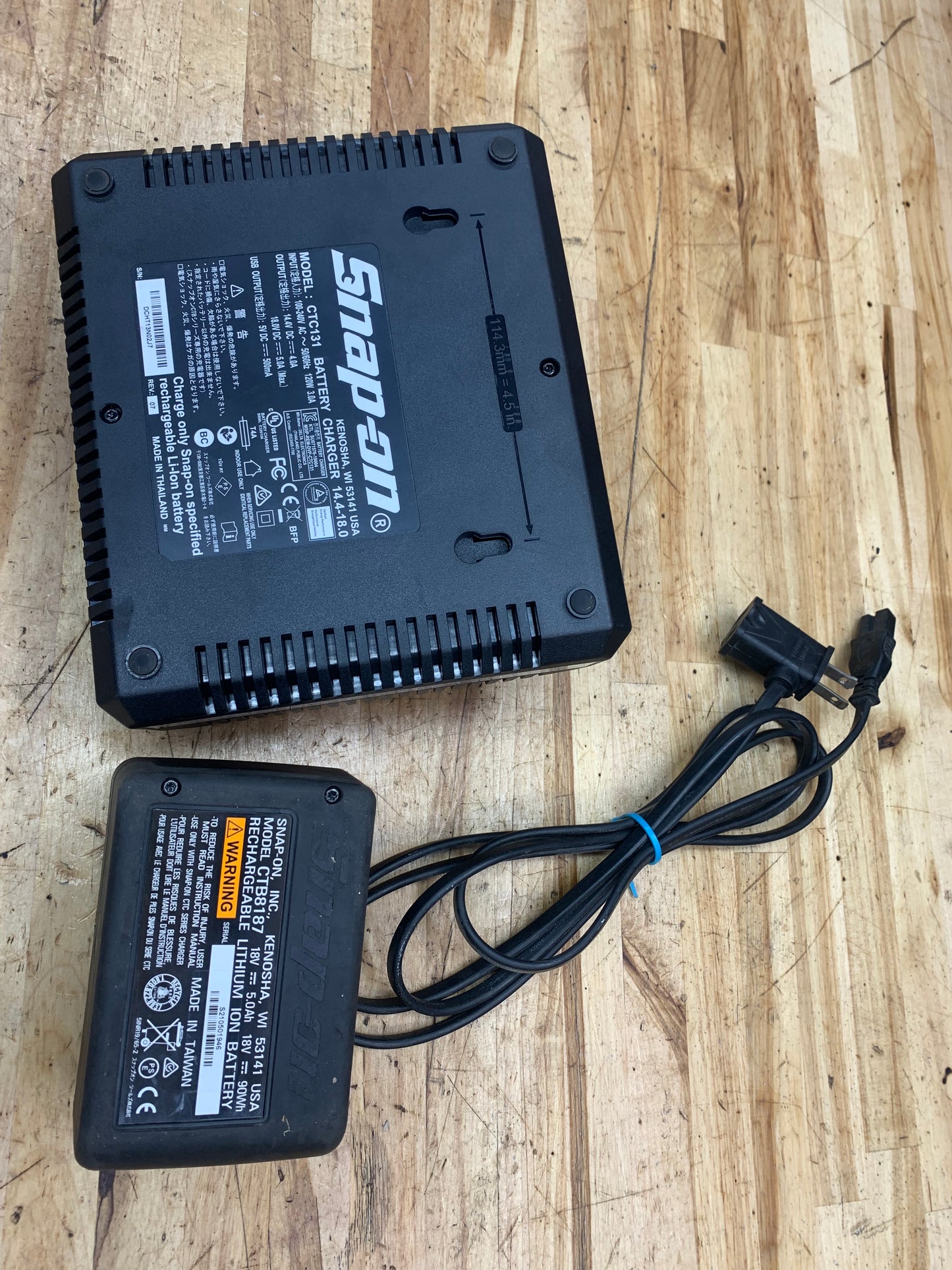 Snap On Dual Battery Charger 18V & 14.4V WITH BATTERY CTC131