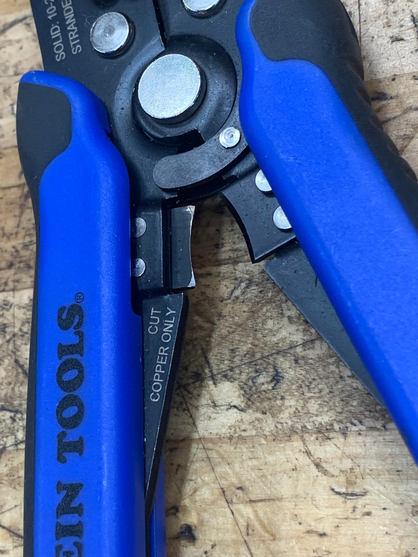 Klein Tools Self Adjusting Wire Strippers 10-20AWG  11061
