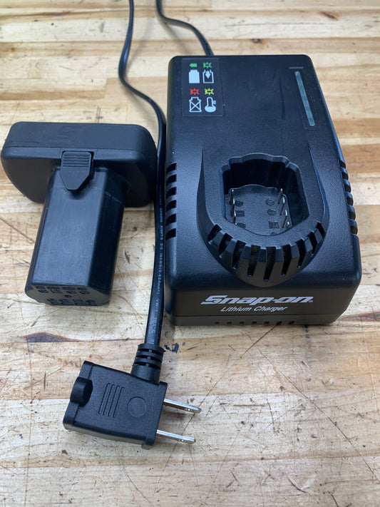 Snap On 14.4v Battery Charger WITH Battery CTC772A