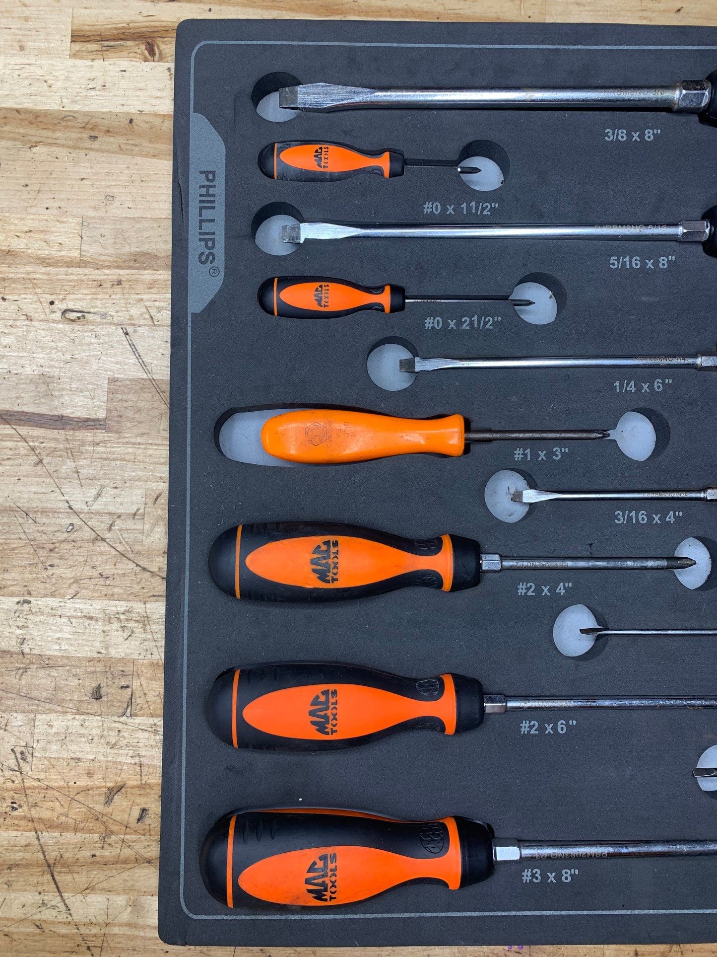 Mac Tools* Macsimizer Grip Screwdriver Set in Foam Tray 12pc SDRBM12FN