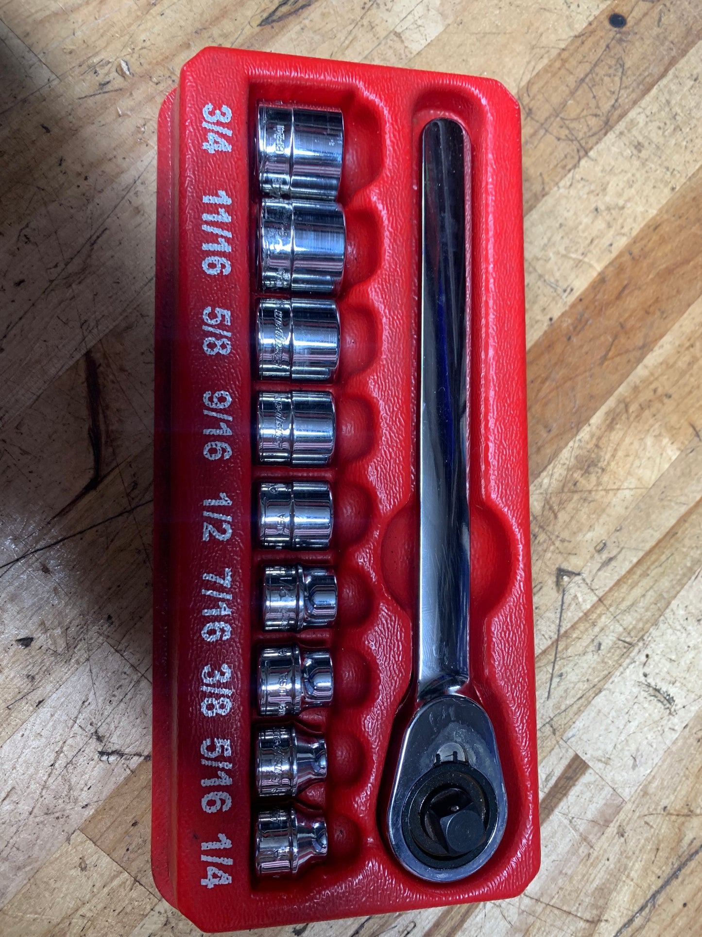 Snap On SAE Low Profile Ratchet and Socket Set USA 210RARFA