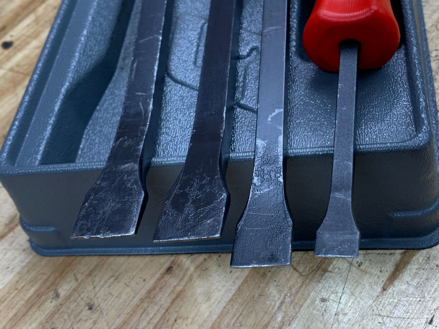 Snap On Striking Prybar Set Red LIKE NEW SPBS704AR