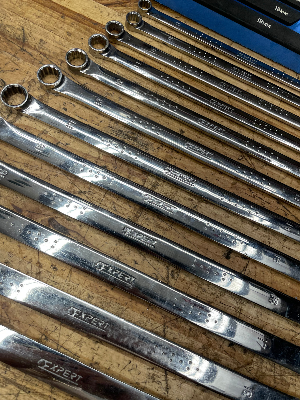 Expert by Mac Tools Metric Extra Long Ratcheting Box Wrench Set 8-19mm 12pc E111120