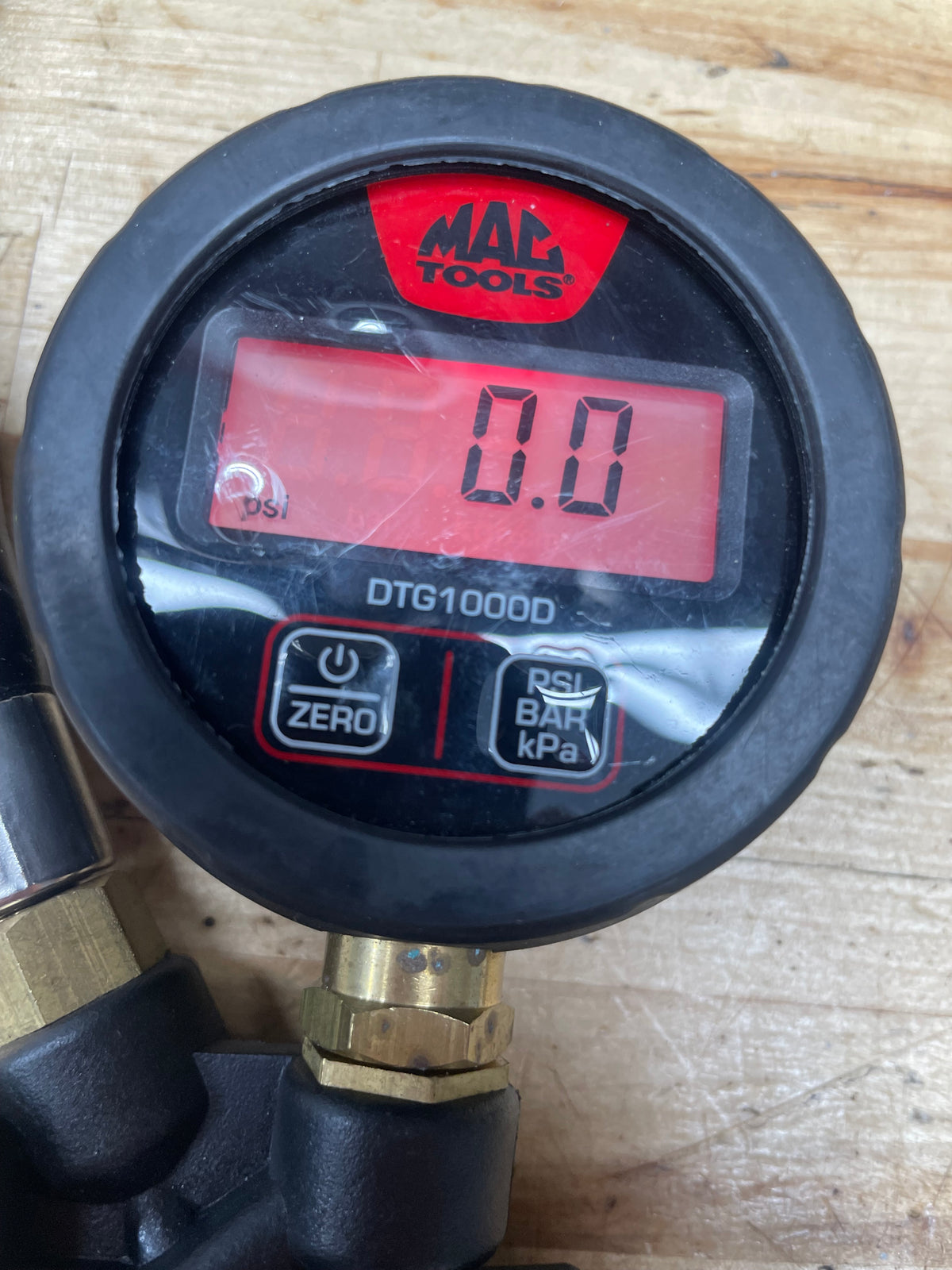 Mac Tools Digital Air Inflator Chuck Gauge DTG1000D