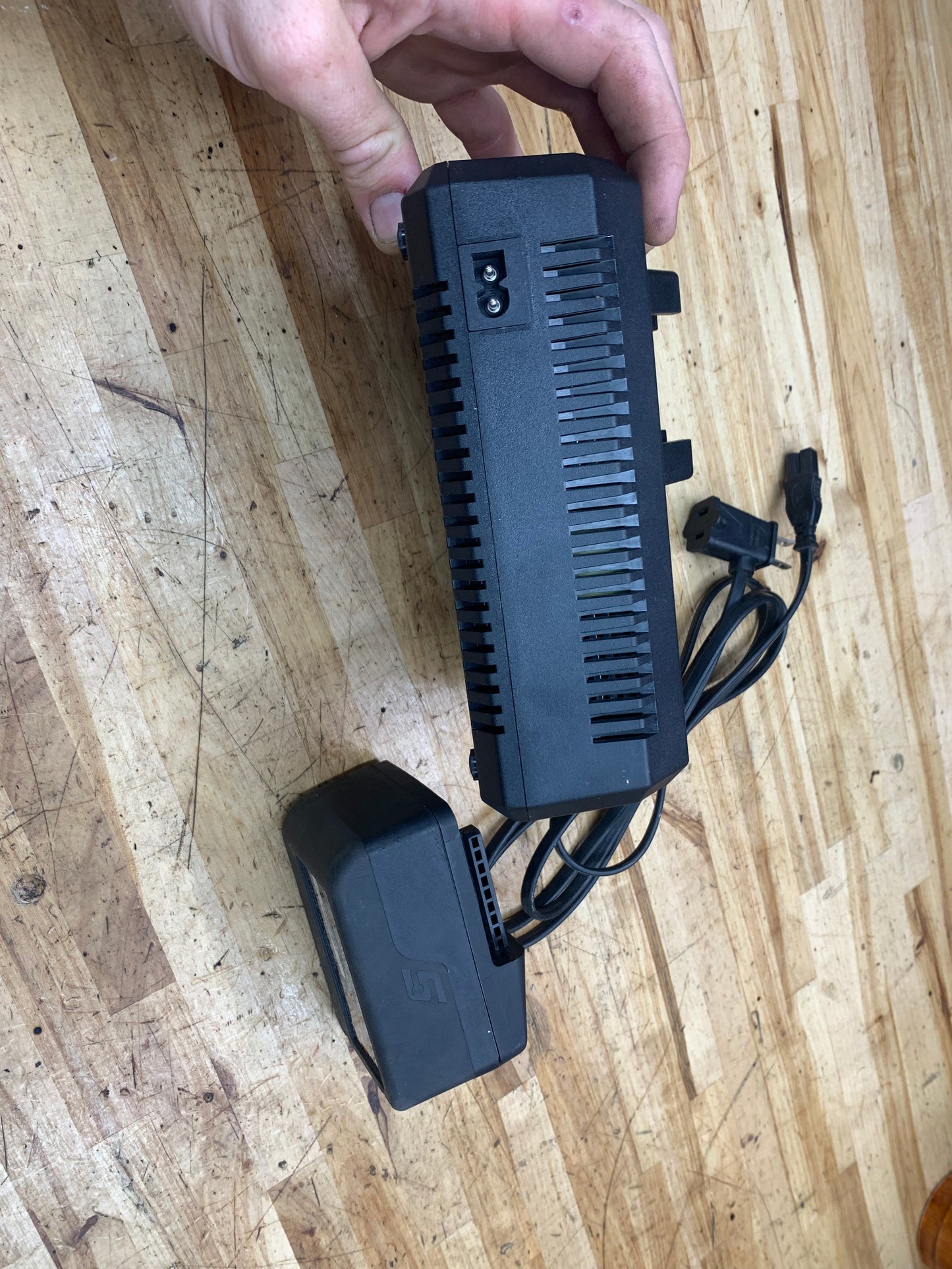 Snap On Dual Battery Charger 18V & 14.4V WITH BATTERY CTC131