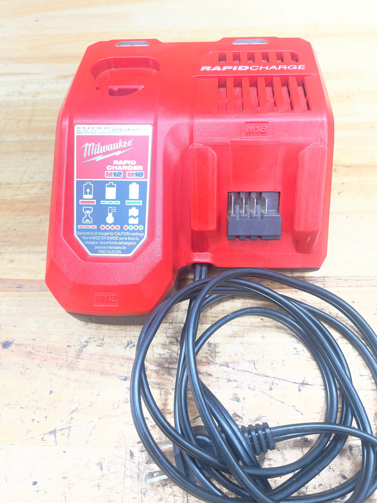 Milwaukee M18/M12 Rapid Dual Voltage Battery Charger 48-59-1808