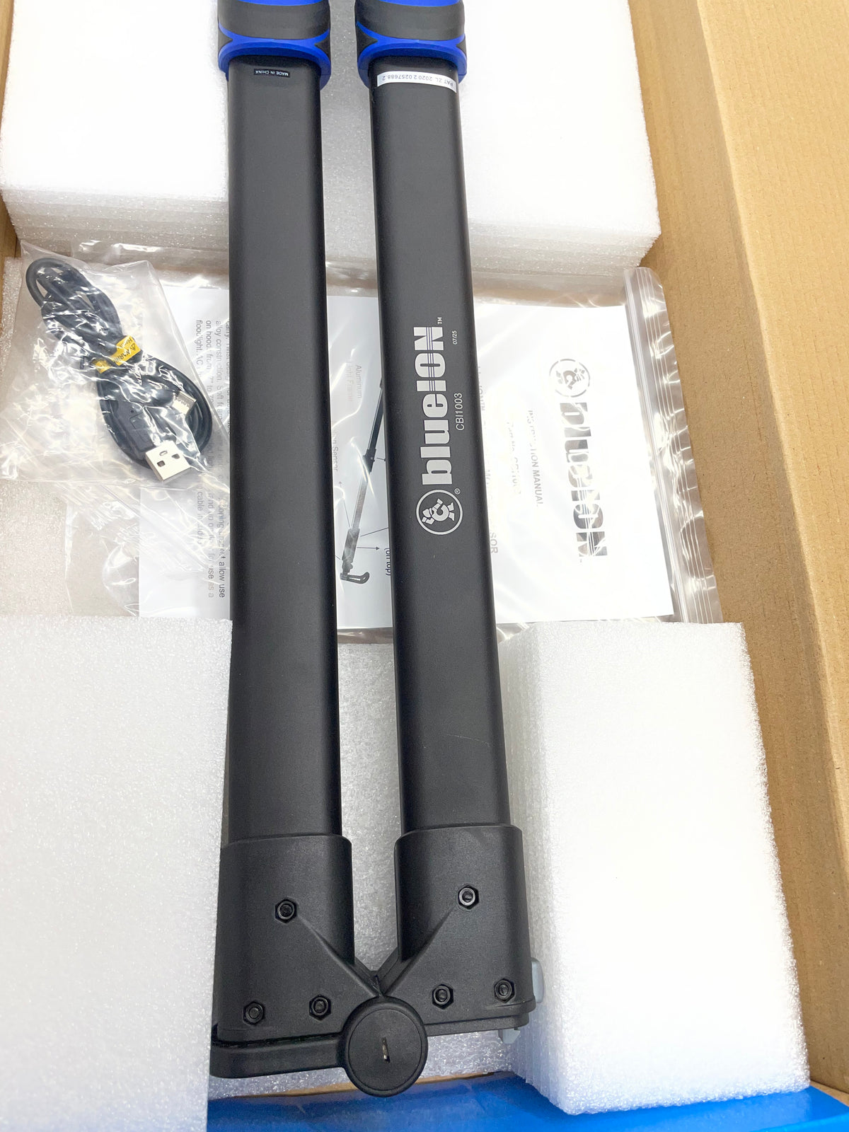 Cornwell Blue Ion Foldable Underhood Rechargeable Work Light CBI1003