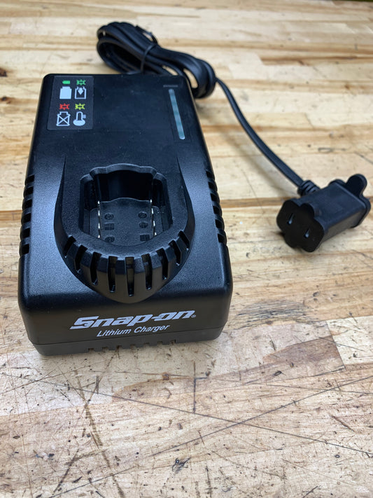 Snap On 14.4V Battery Charger CTC772A