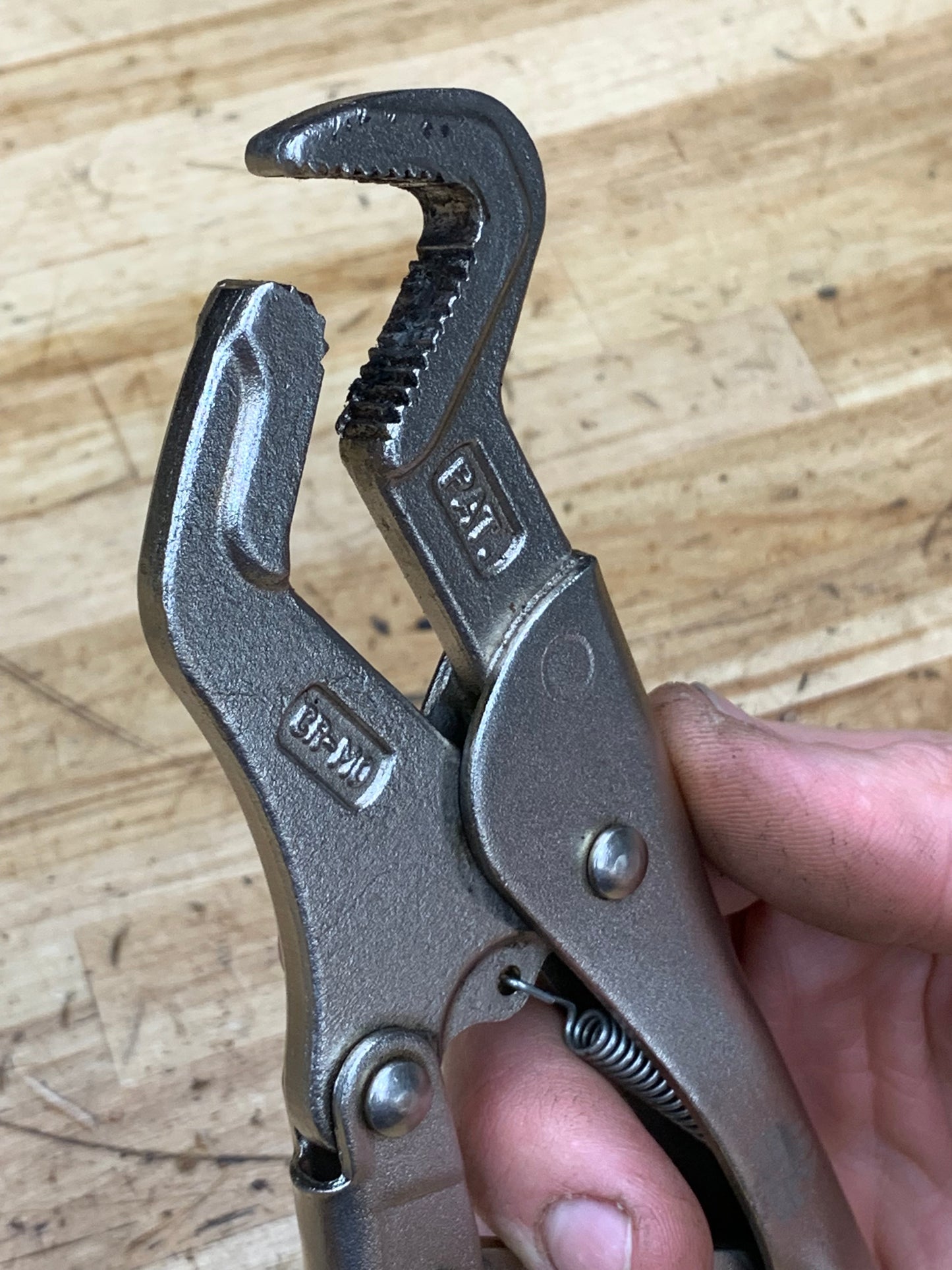Mac Tools Parrot Nose Locking Pliers 9” PARP9
