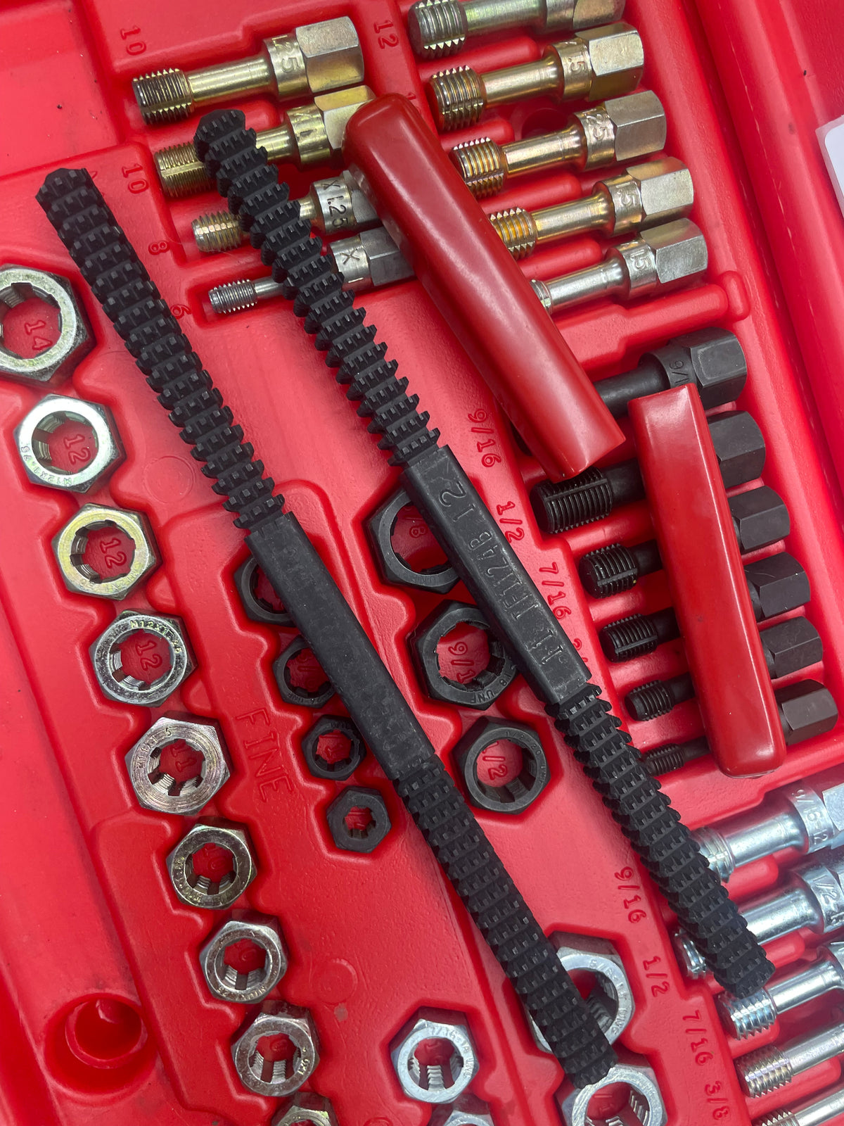 Snap On Rethreading Set 32pc. USA  EXCELLENT CONDITION RTD48