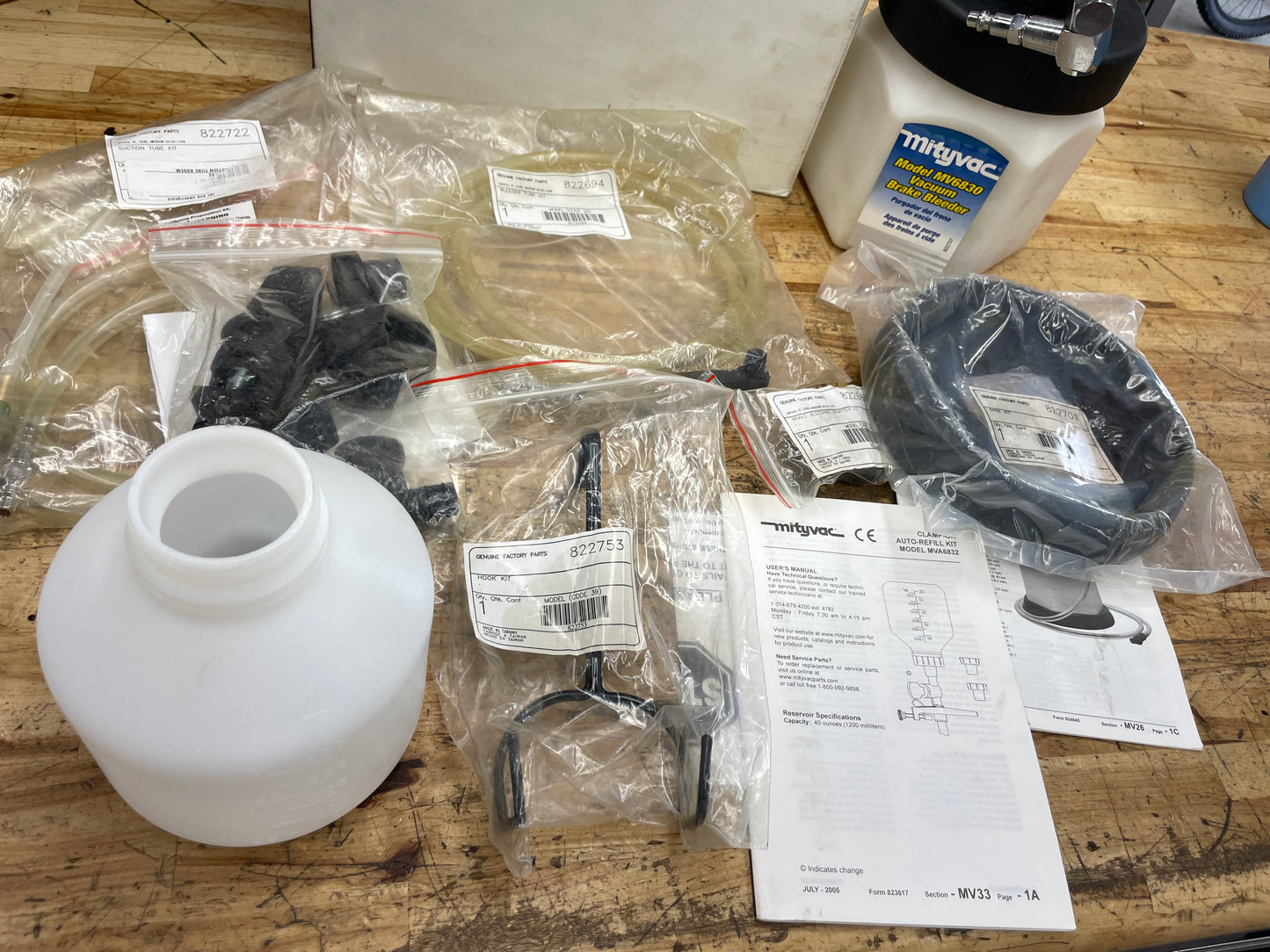 Mityvac Pneumatic Brake and Clutch Bleeding Kit with Refill Bottle COMPLETE MV6835