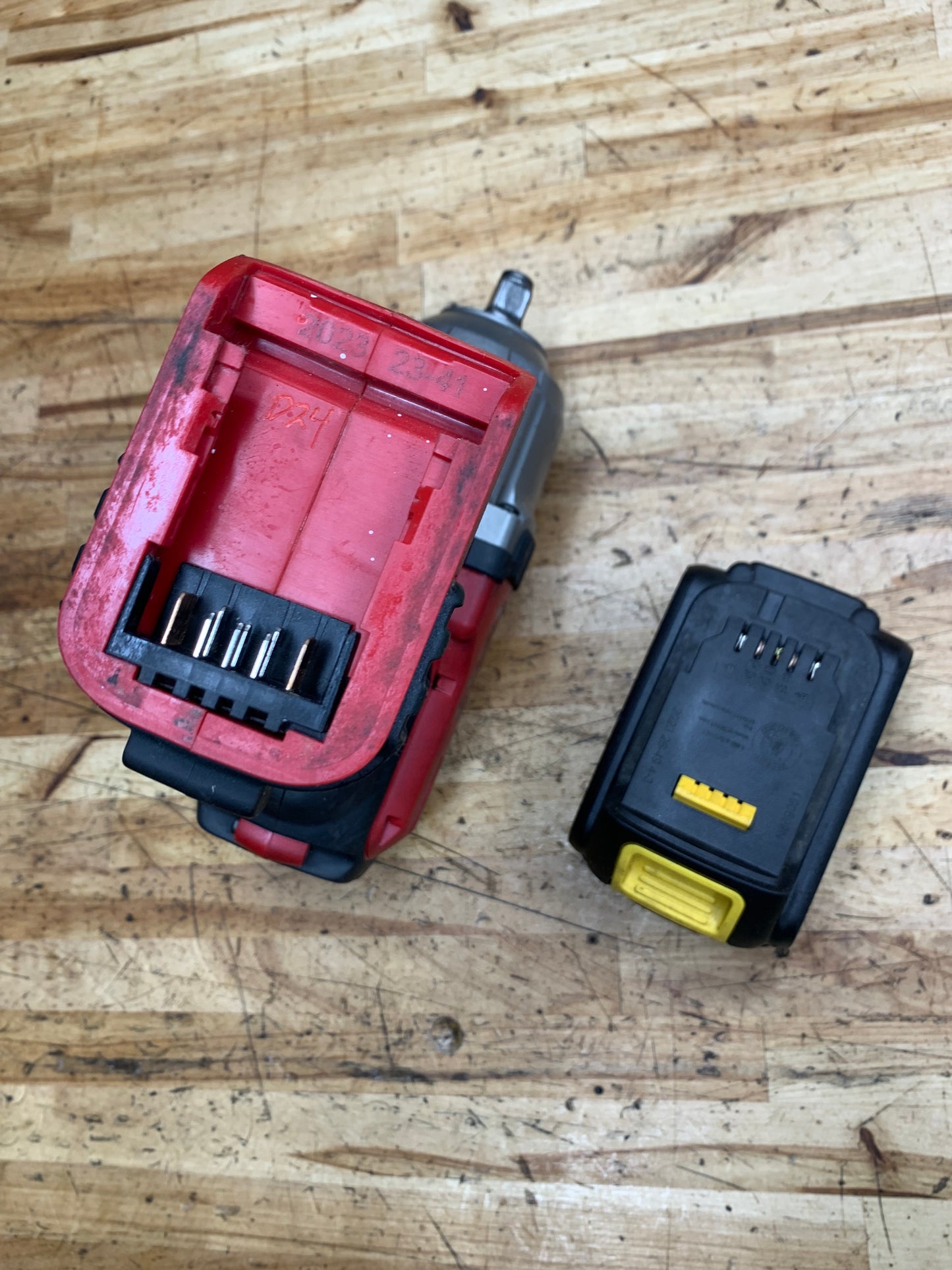 Mac Tools 1/2” Brushless Impact 20v WITH BATTERY BWP152