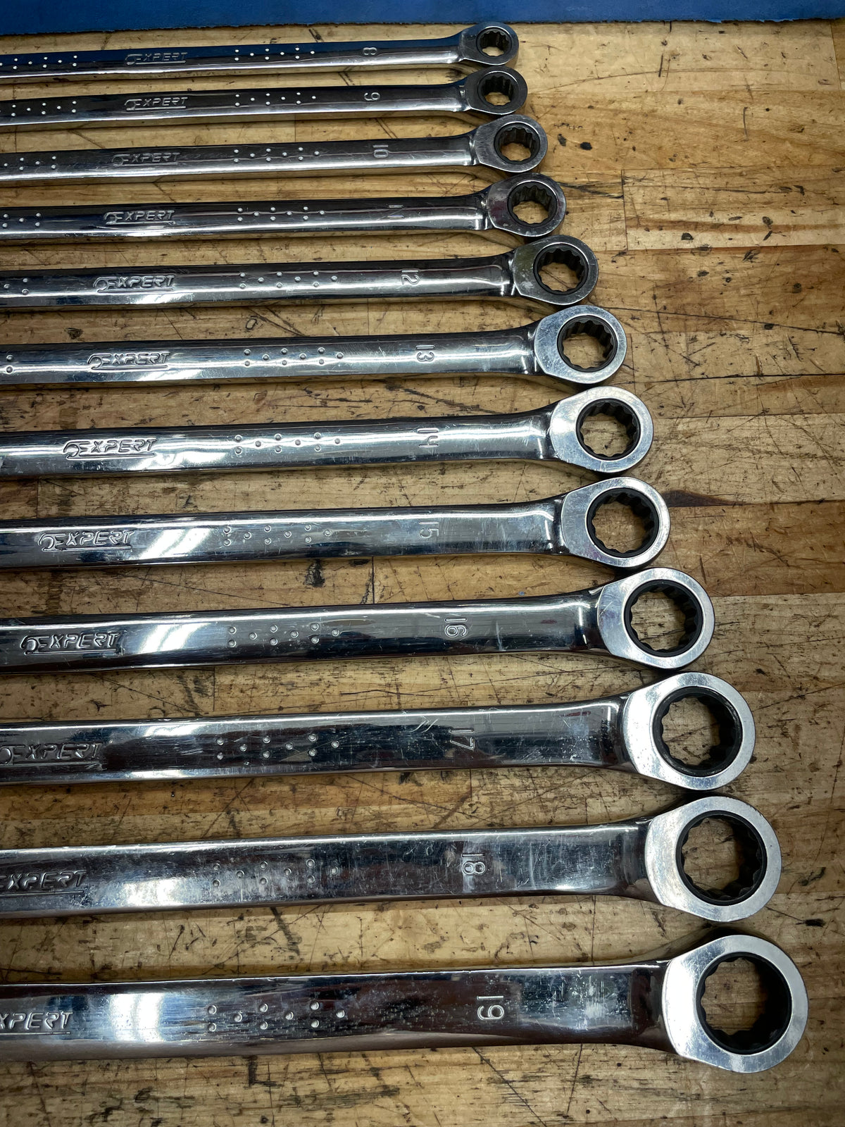 Expert by Mac Tools Metric Extra Long Ratcheting Box Wrench Set 8-19mm 12pc E111120