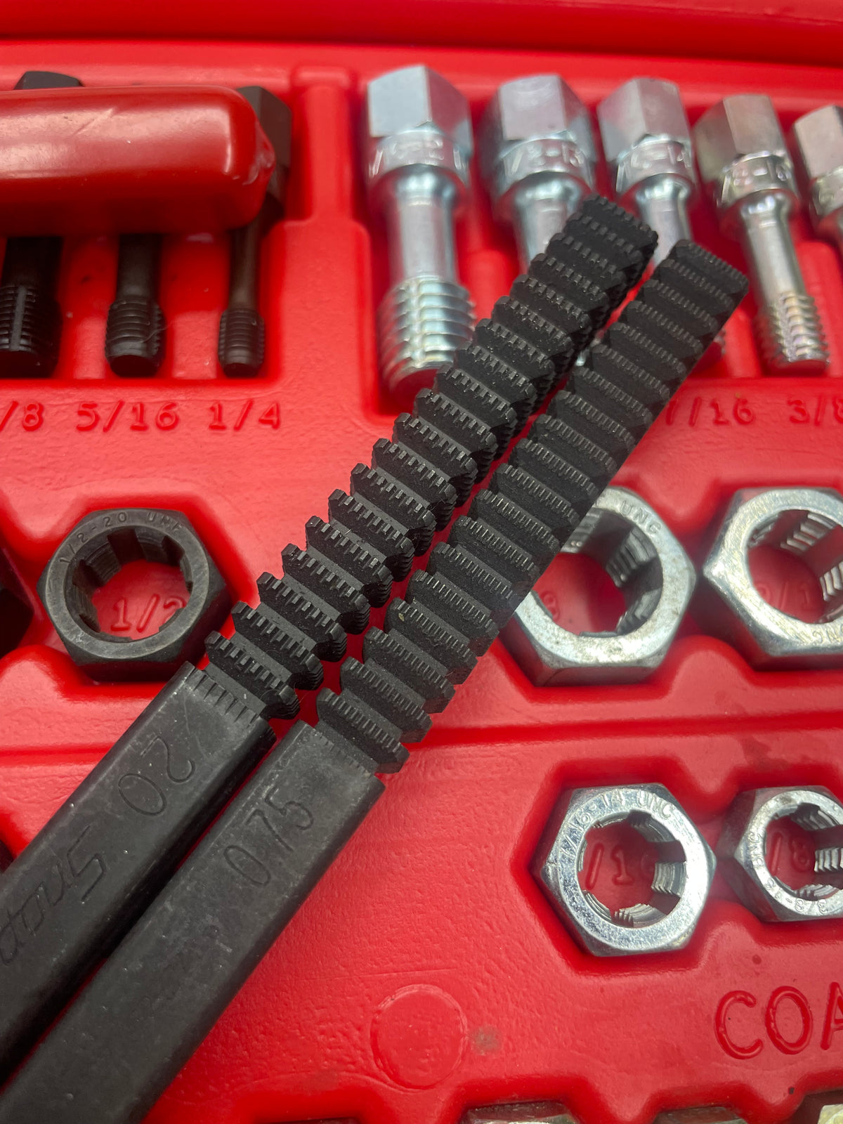 Snap On Rethreading Set 32pc. USA  EXCELLENT CONDITION RTD48