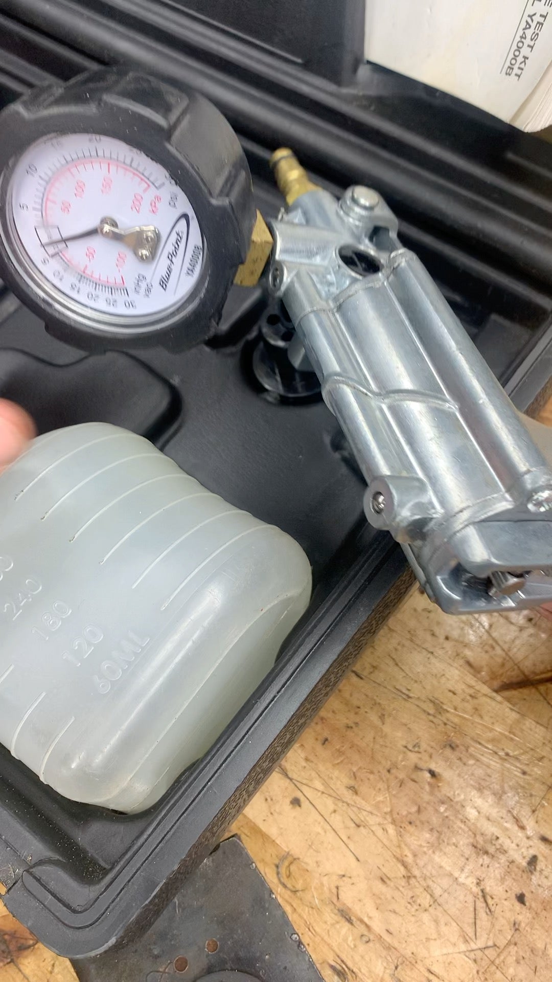 Blue Point Vacuump/Pressure Pump Kit YA4000B