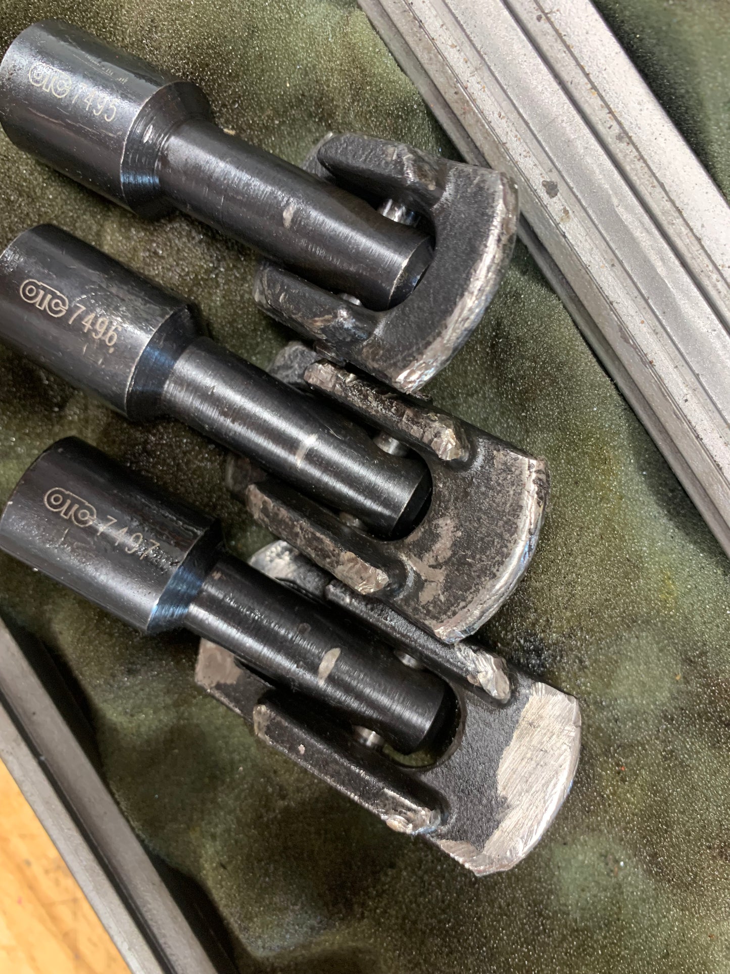 OTC Rear Axle Bearing Puller 7494A