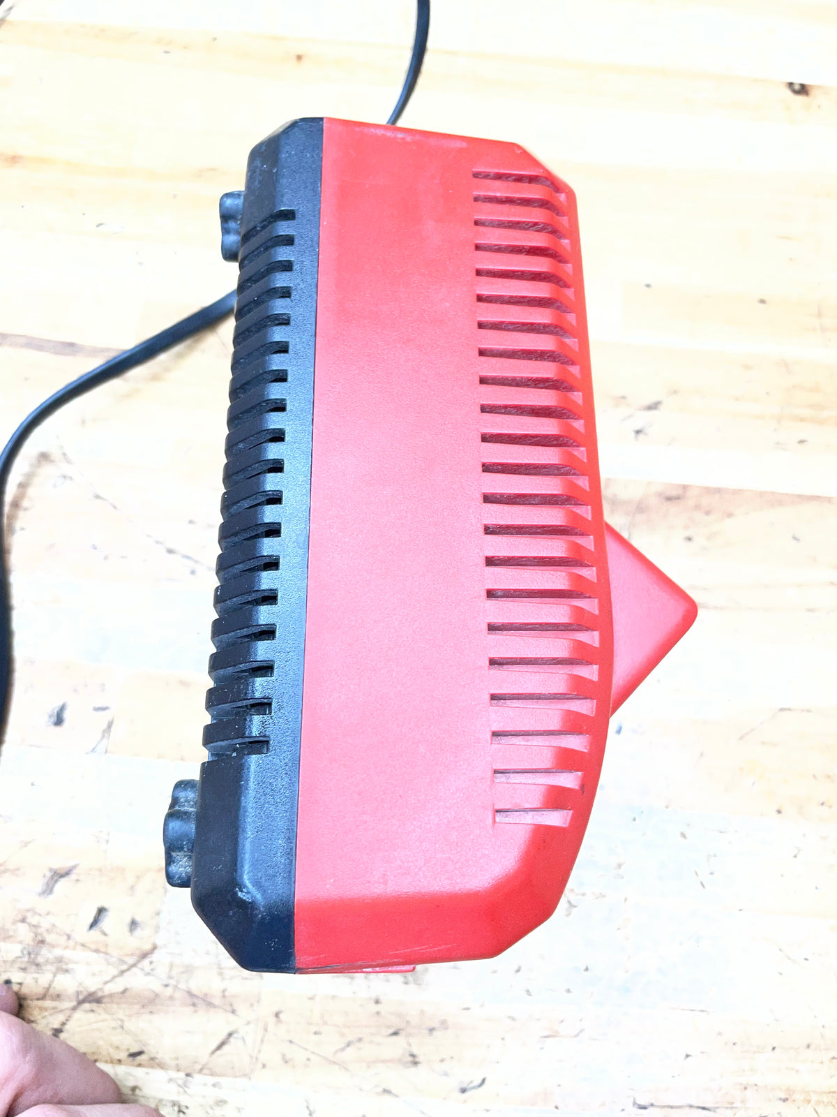 Snap On 18v Battery Charger W/ USB CTC720