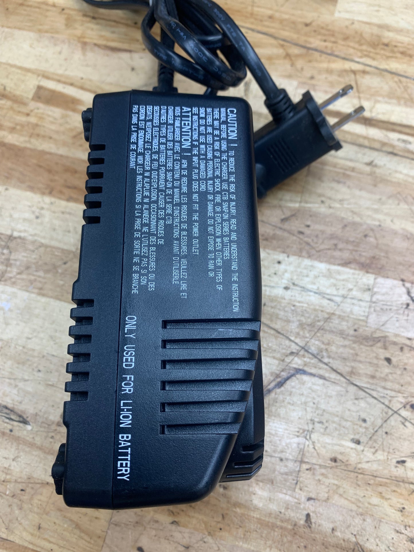 Snap On 14.4v Battery Charger CTC772A