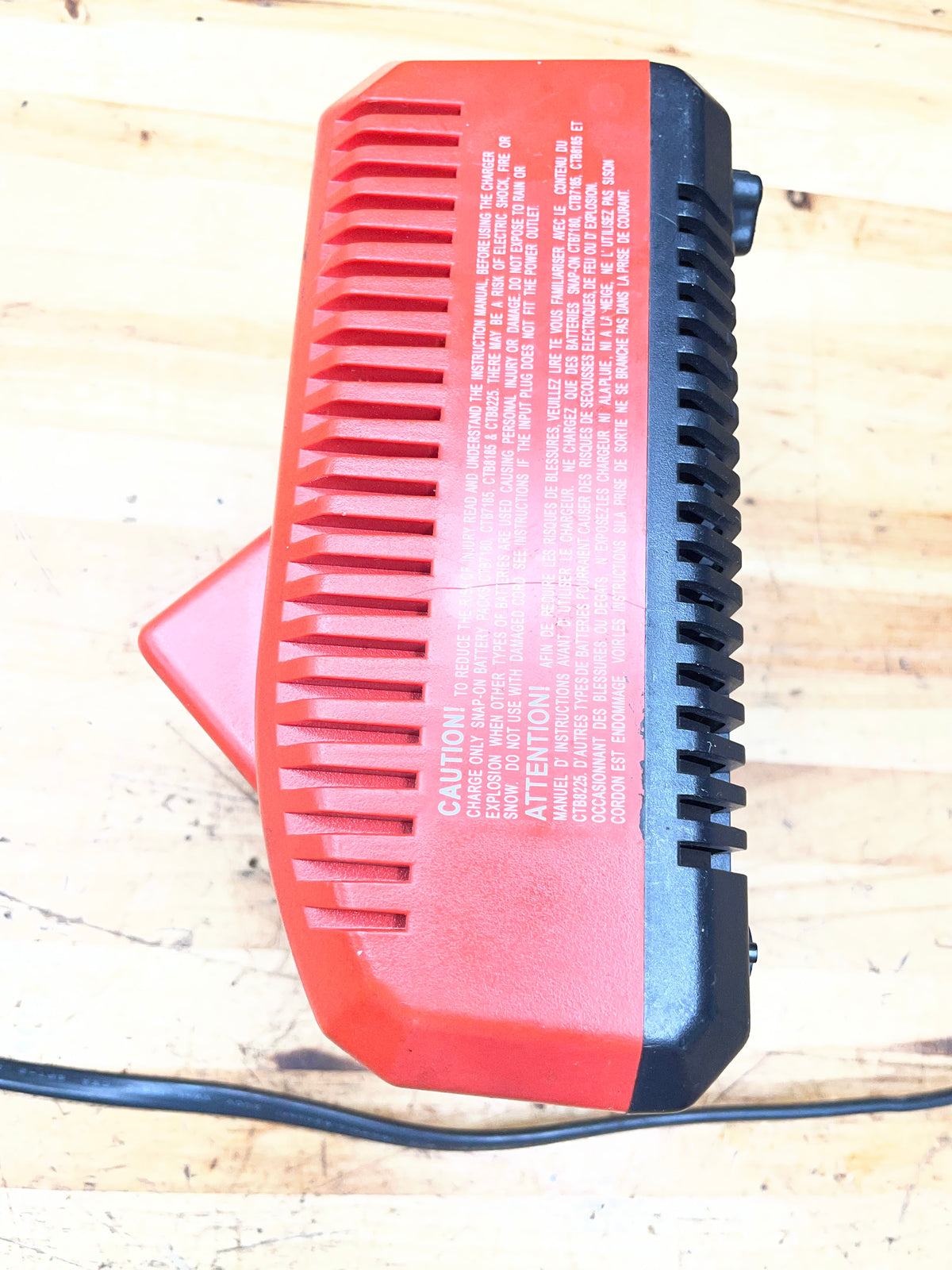 Snap On 18v Battery Charger W/ USB CTC720