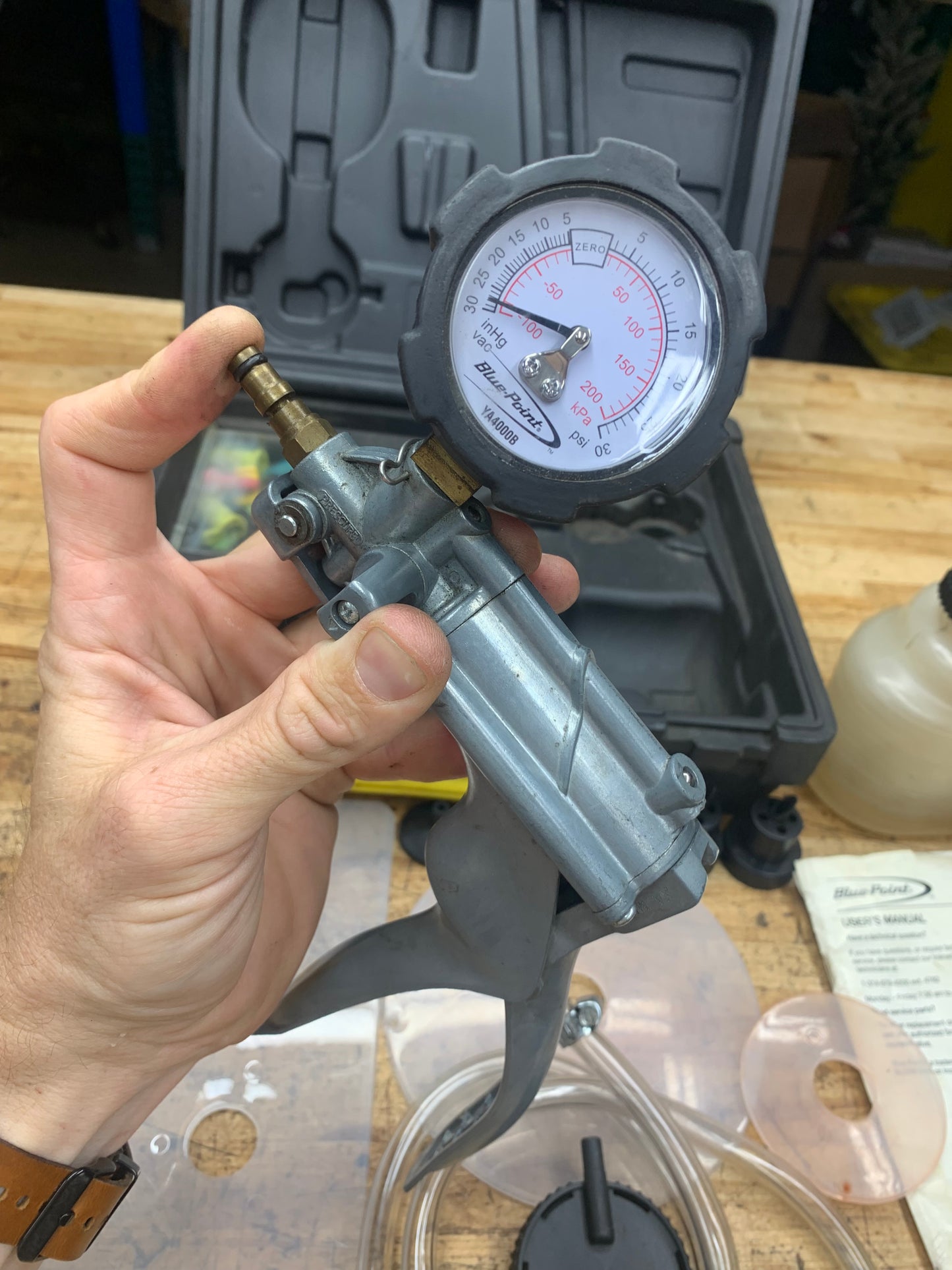 Blue Point Pressure/Vacuum Pump Automotive Test kit YA4000B