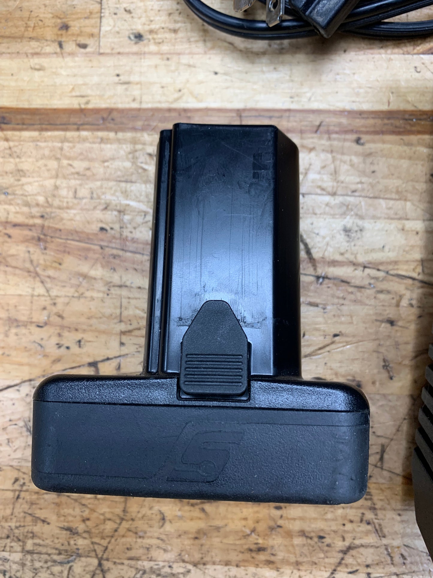 Snap On 14v & 18v Dual Battery Charger WITH BATTERY CTC131A