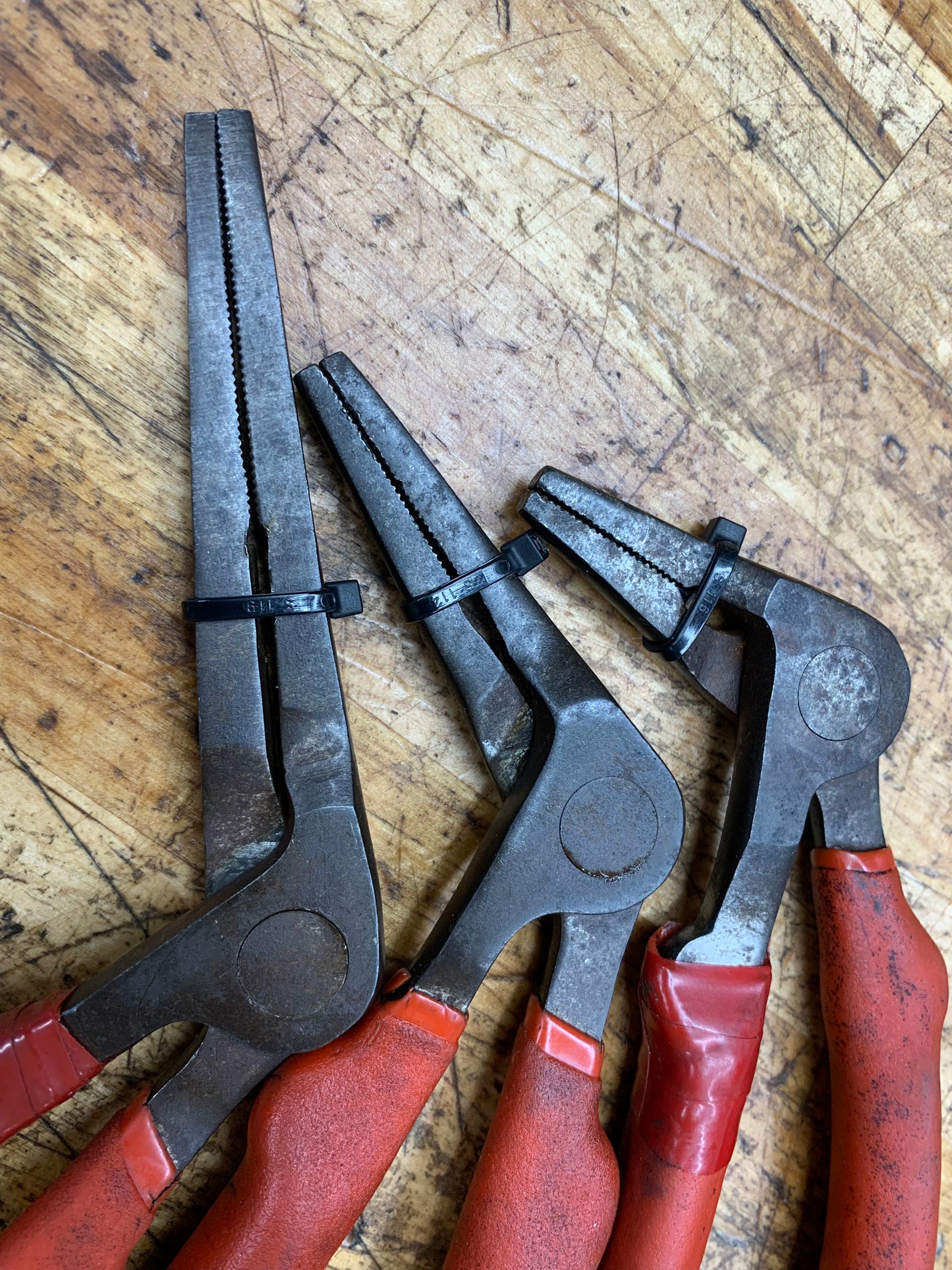 EZ Red 3pc Right Angle Pistol Grip Kiwi Pliers
