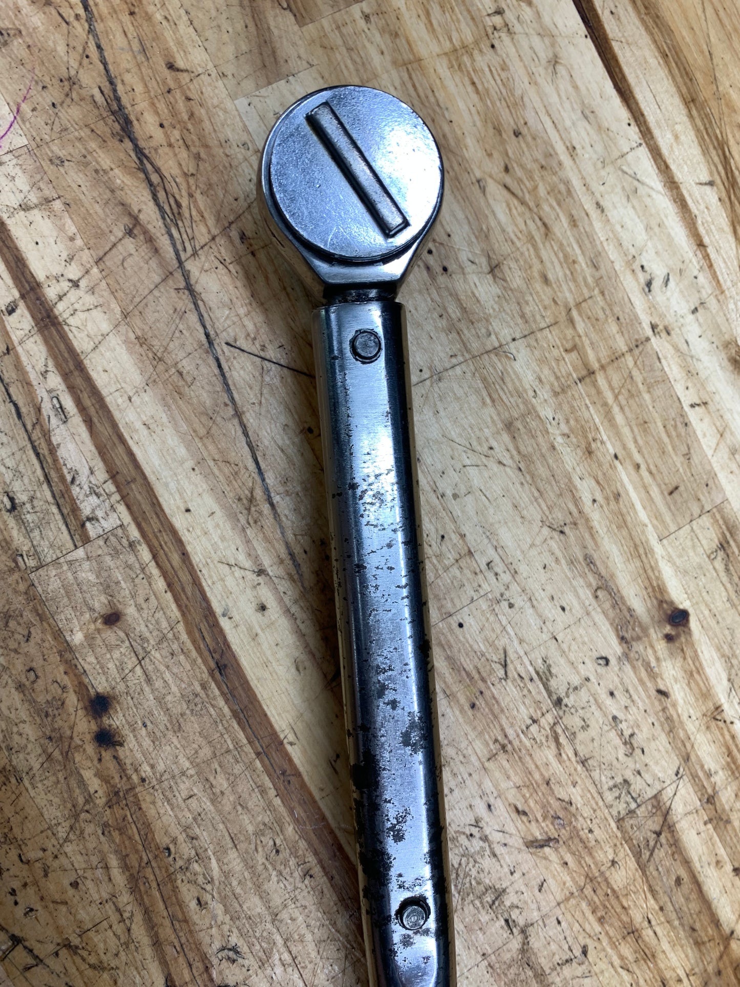 Mac Tools 1/2" Drive Click Style Torque Wrench 30-250ft lb. USA TW250FR
