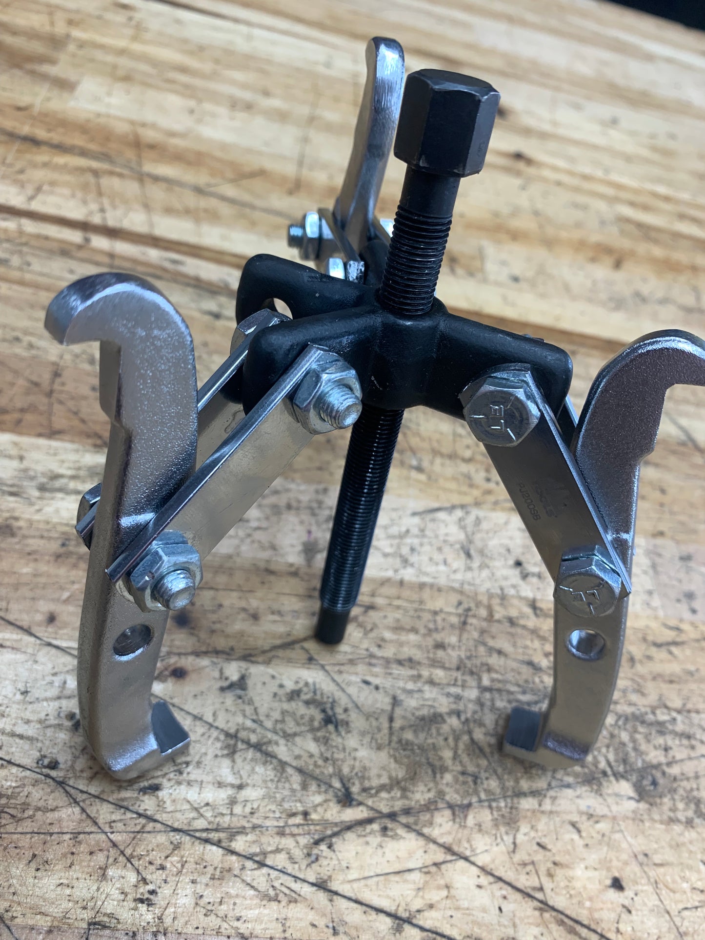 Mac Tools 3 Jaw Puller 2 Ton PJ200SB